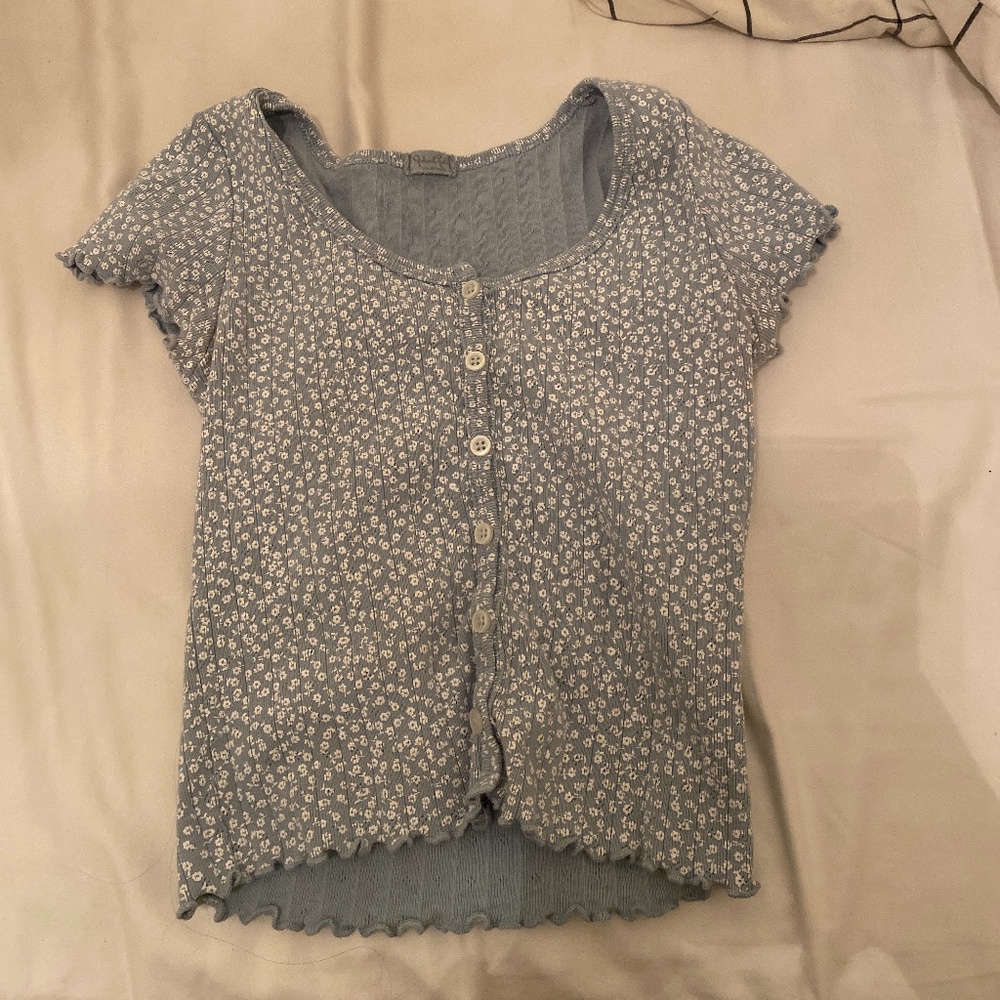 Women’s blue floral brandy Melville button up crop top
